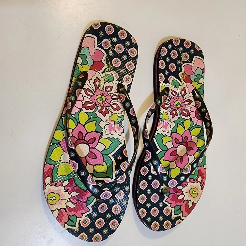 Vera Bradley Floral Rubber Flipflops suze 7-8